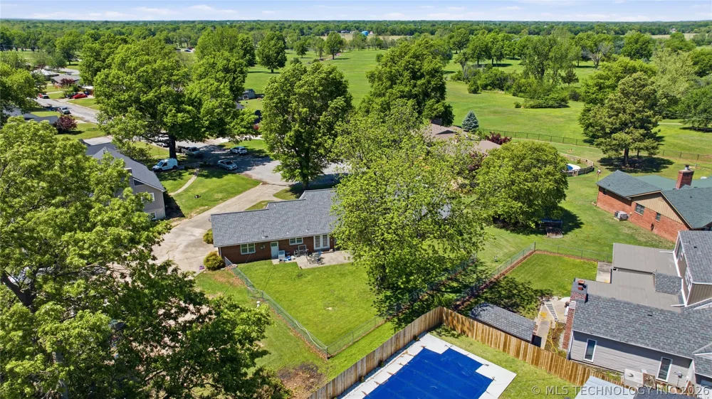 2114 Yale Avenue Miami, OK 74354