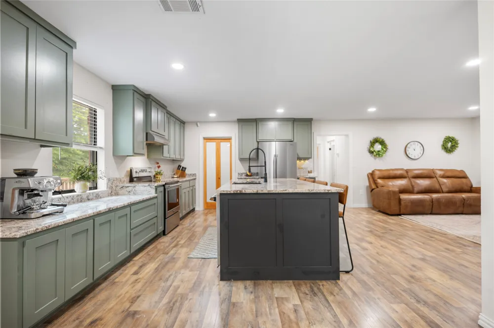 997 Vz County Road 4810 Ben Wheeler, TX 75754