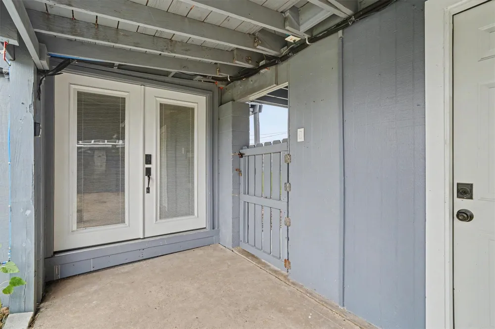 370 Ling Street Bayou Vista, TX 77563