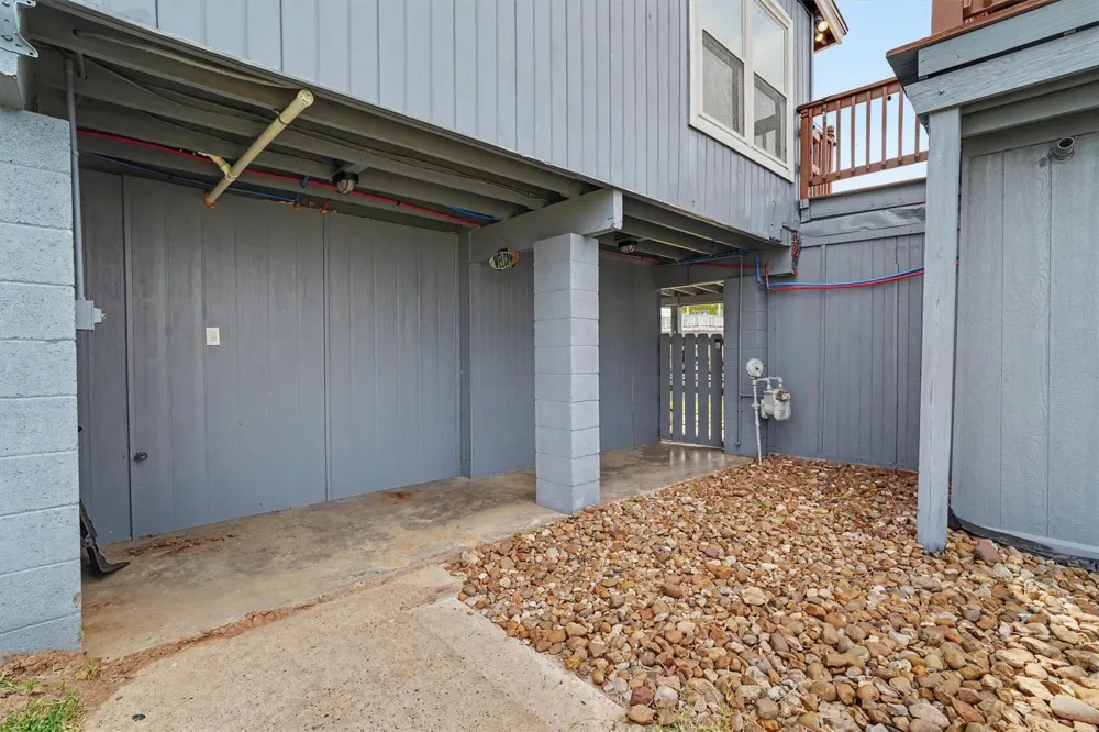 370 Ling Street Bayou Vista, TX 77563