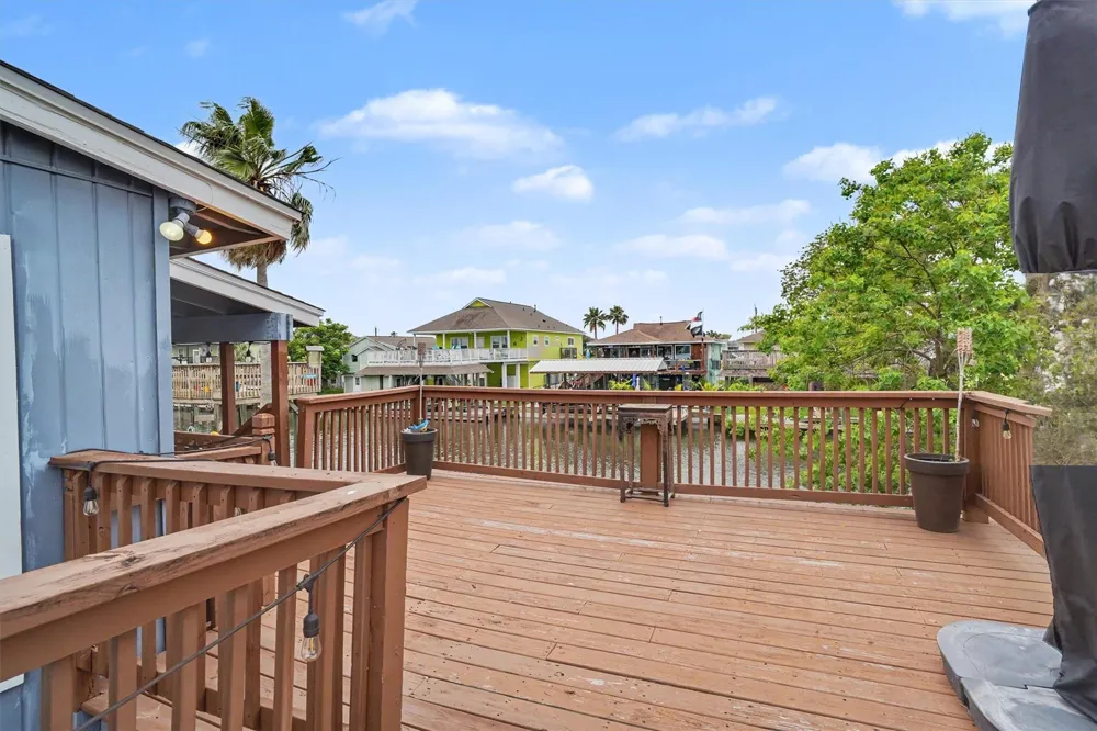 370 Ling Street Bayou Vista, TX 77563