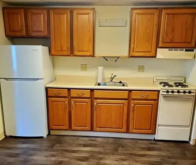 208 W State St Huntington, IN 46750