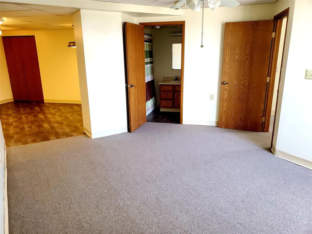 208 W State St Huntington, IN 46750