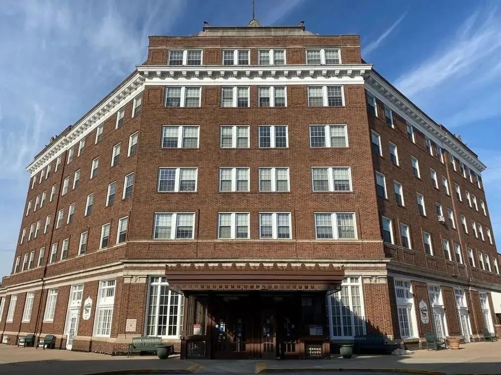 208 W State St Huntington, IN 46750