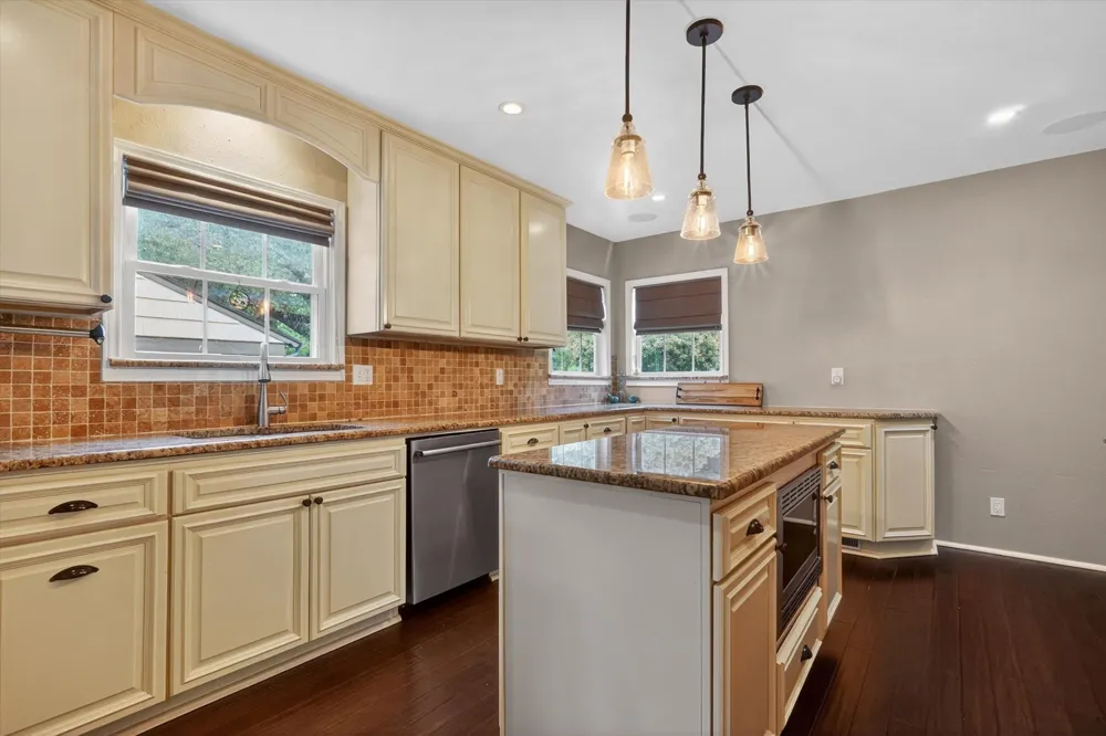 3618 S Hills Avenue Fort Worth, TX 76109