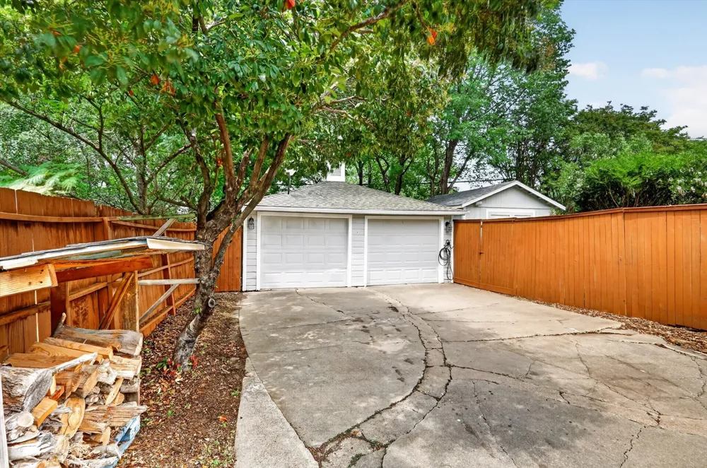 3618 S Hills Avenue Fort Worth, TX 76109