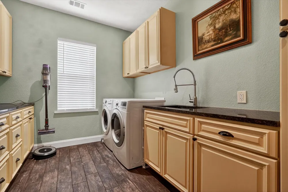 3618 S Hills Avenue Fort Worth, TX 76109