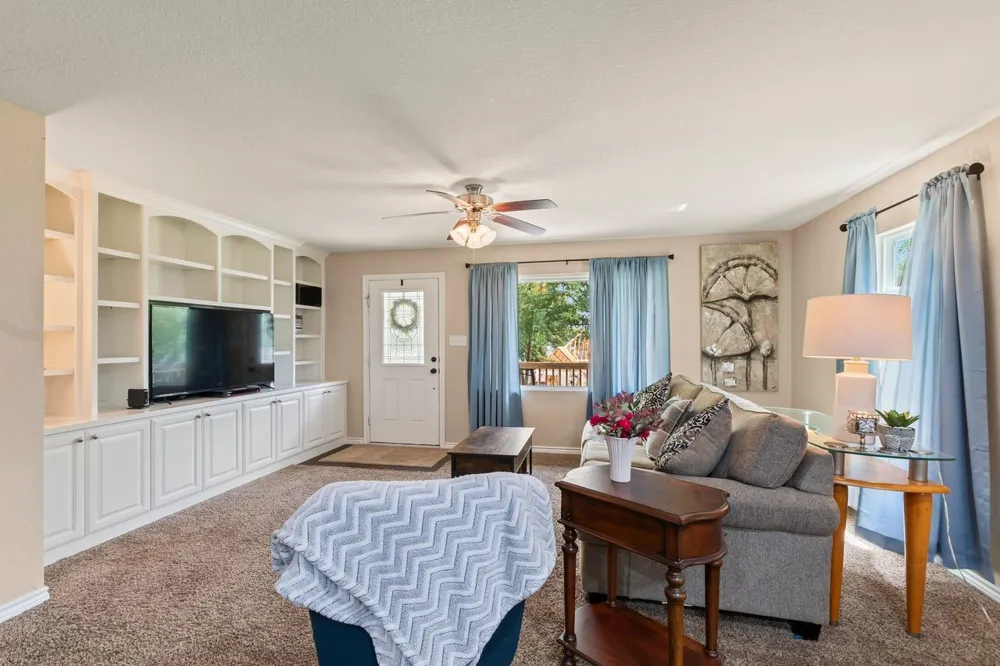 13663 Park Harbor Eustace, TX 75124
