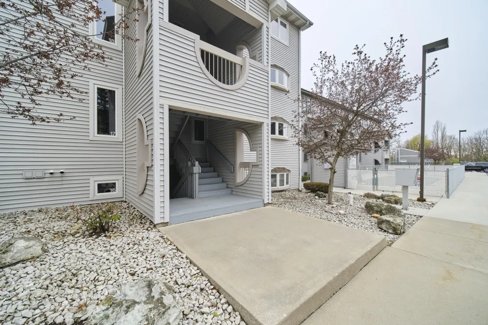 315 5th Avenue #17 Manistee, MI 49660