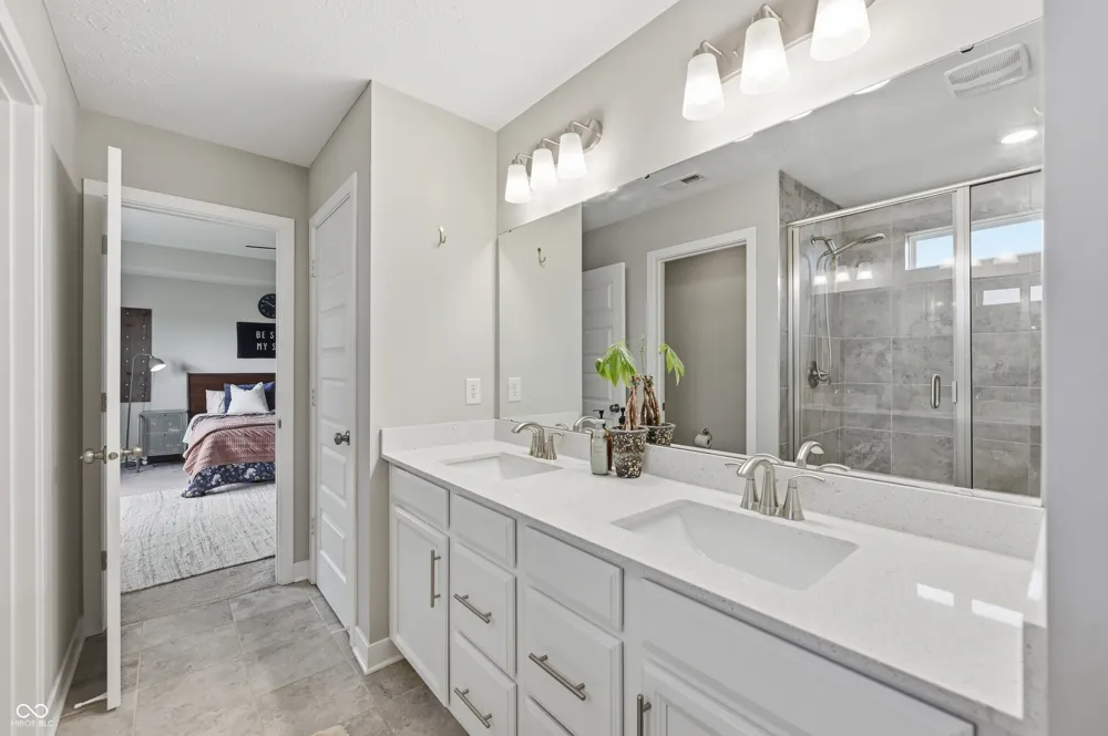 2475 S Copperstone Drive New Palestine, IN 46163