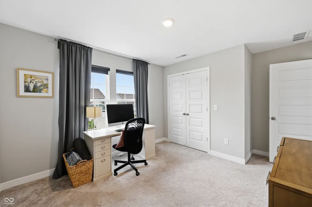 2475 S Copperstone Drive New Palestine, IN 46163
