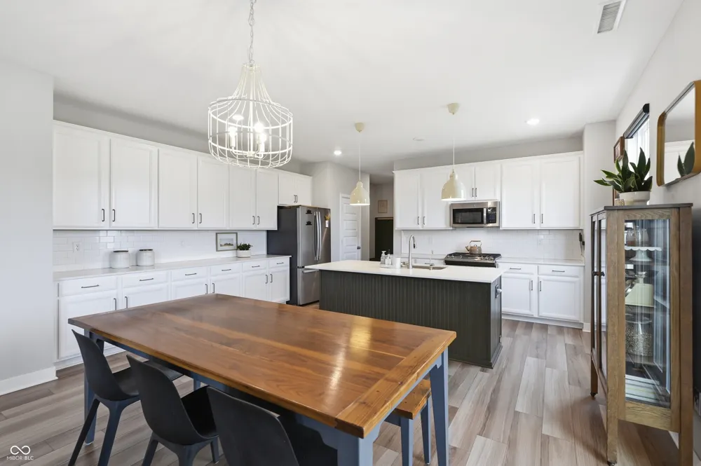 2475 S Copperstone Drive New Palestine, IN 46163