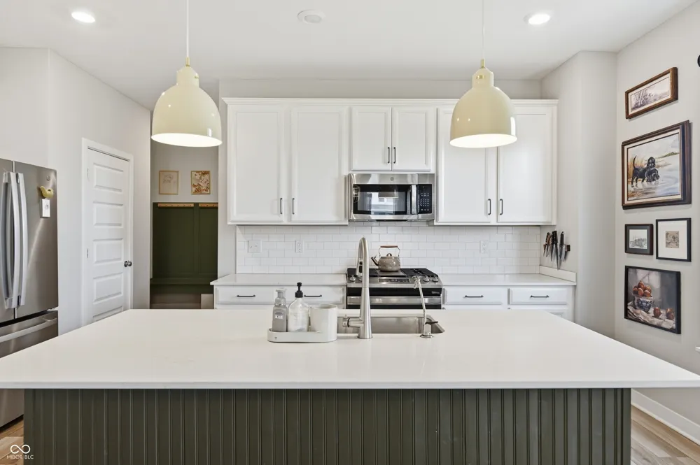 2475 S Copperstone Drive New Palestine, IN 46163