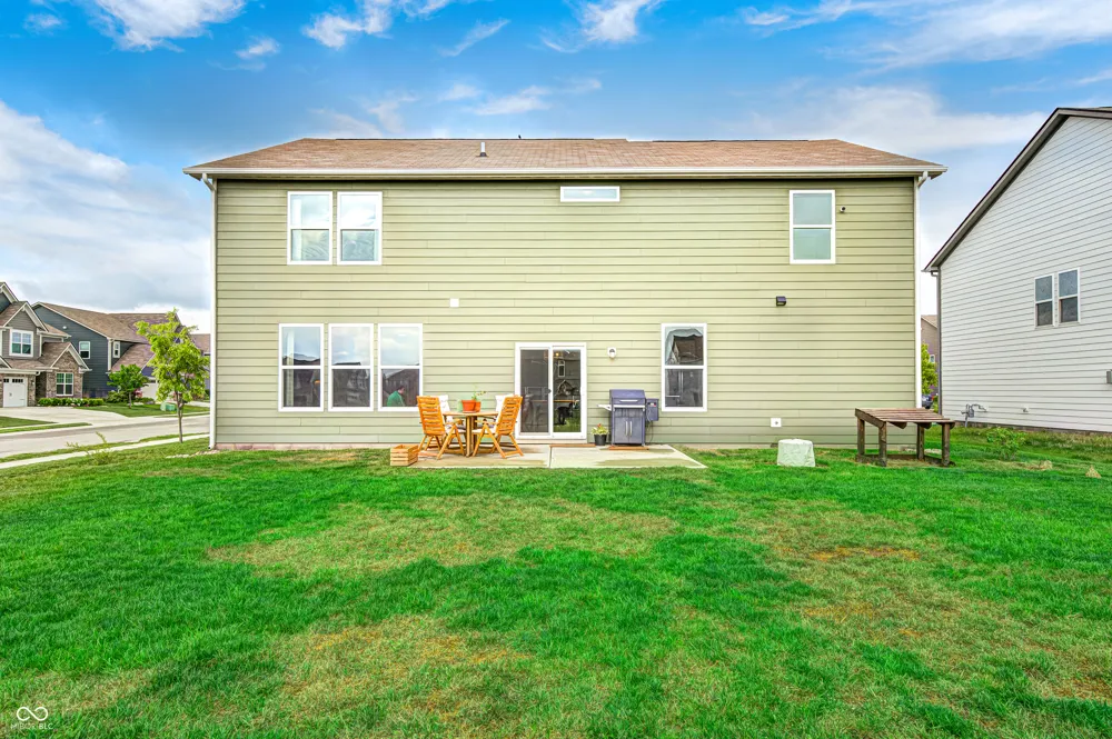2475 S Copperstone Drive New Palestine, IN 46163