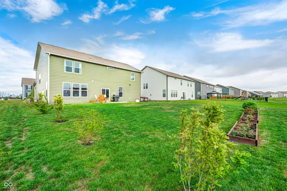 2475 S Copperstone Drive New Palestine, IN 46163