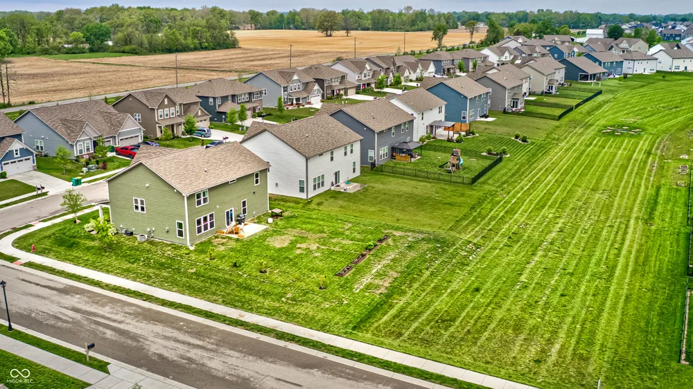 2475 S Copperstone Drive New Palestine, IN 46163