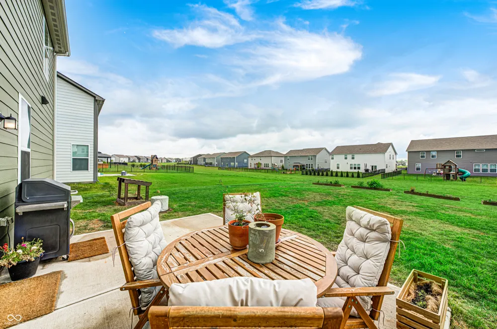 2475 S Copperstone Drive New Palestine, IN 46163