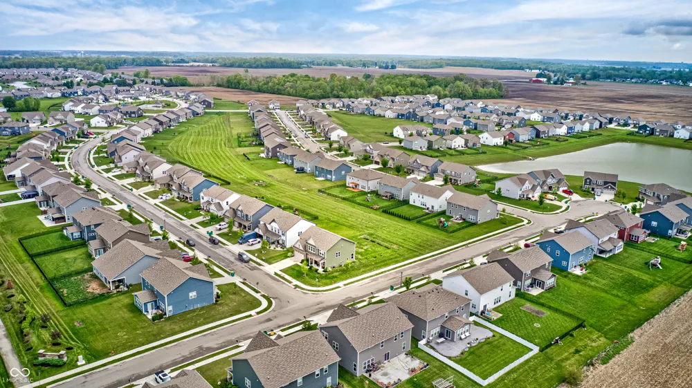 2475 S Copperstone Drive New Palestine, IN 46163