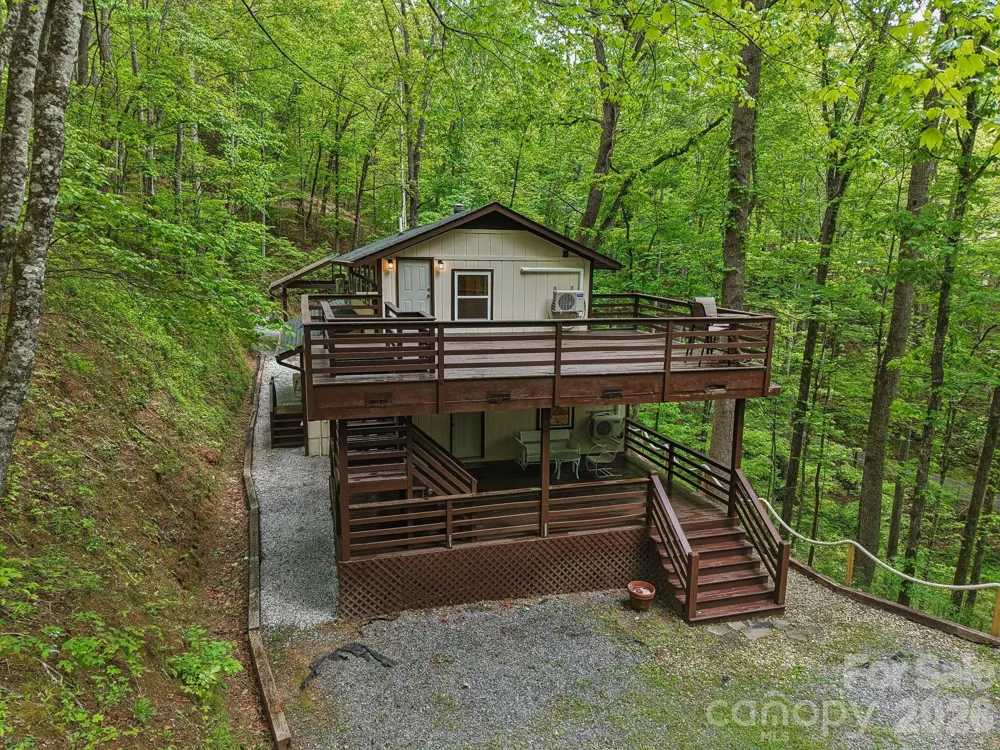 291 Dills Road Bryson City, NC 28713