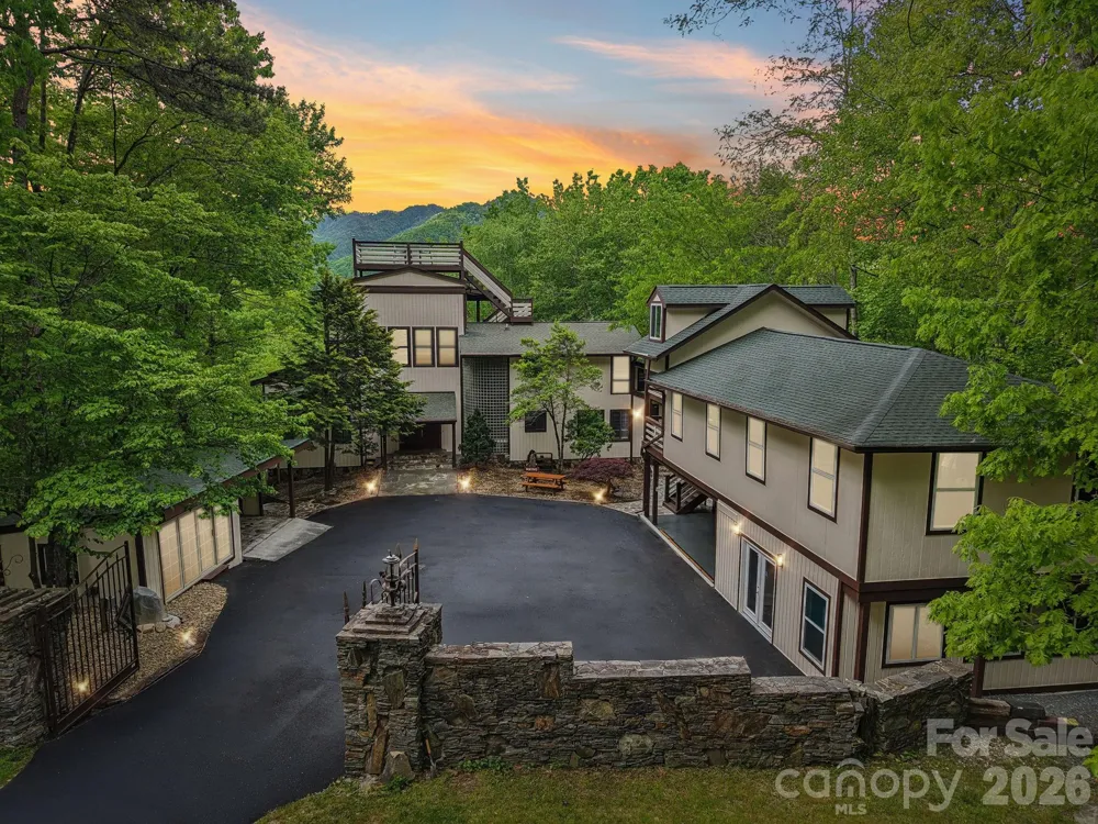295 Dills Road Bryson City, NC 28713