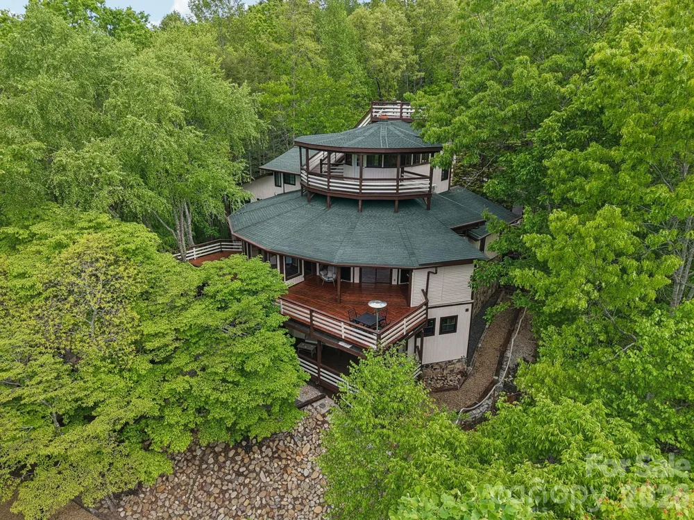 295 Dills Road Bryson City, NC 28713