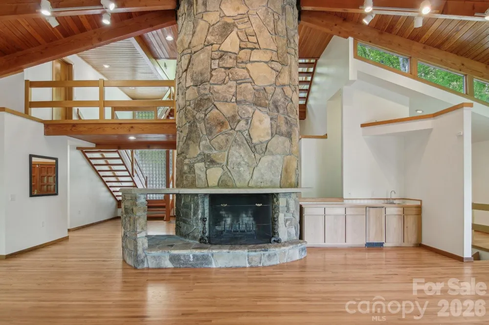 295 Dills Road Bryson City, NC 28713