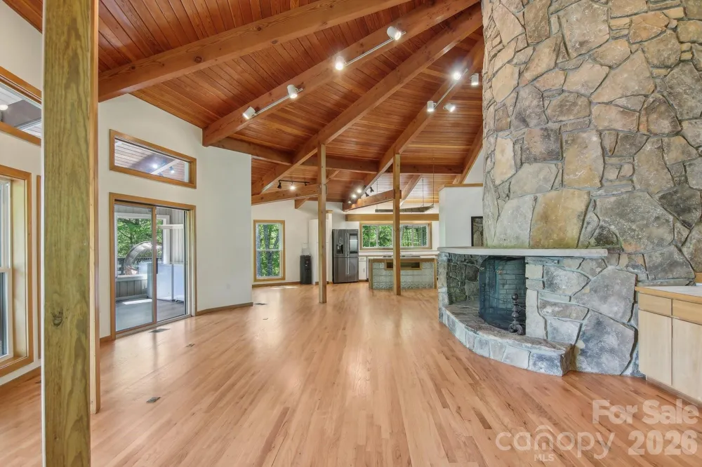 295 Dills Road Bryson City, NC 28713