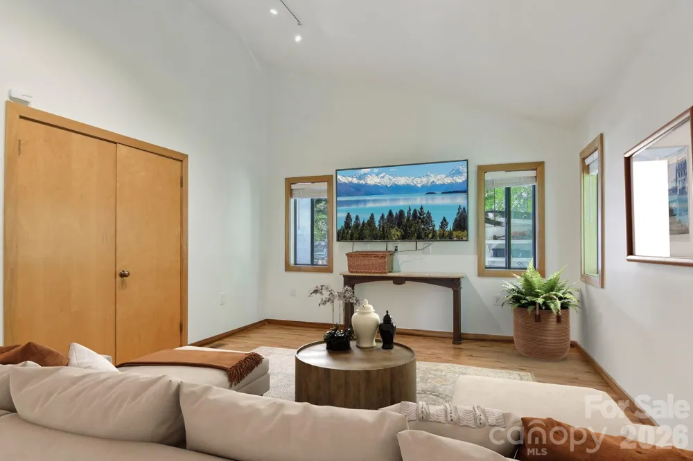 295 Dills Road Bryson City, NC 28713