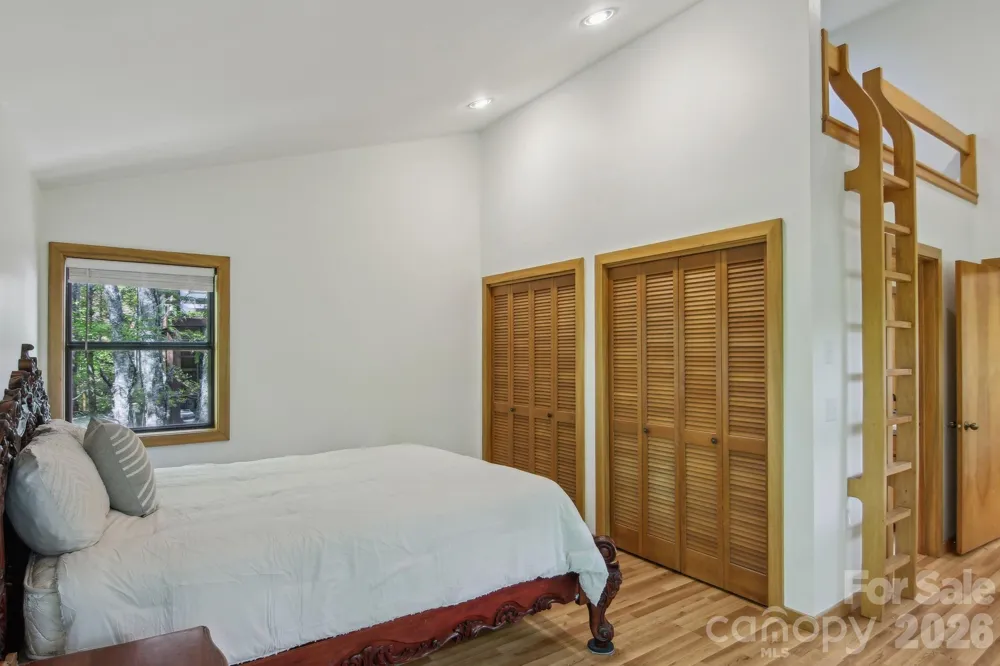 295 Dills Road Bryson City, NC 28713