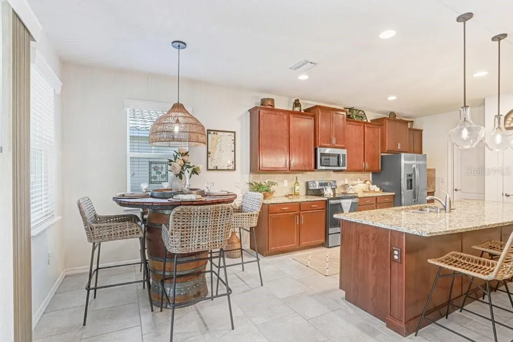 2807 ORIOLE DRIVE Sarasota, FL 34243