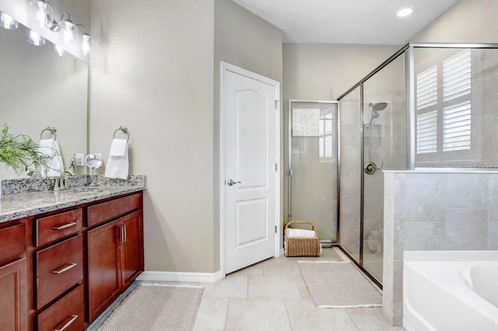 2807 ORIOLE DRIVE Sarasota, FL 34243