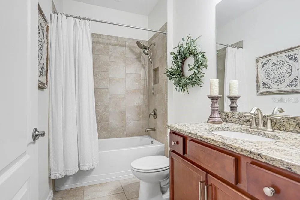 2807 ORIOLE DRIVE Sarasota, FL 34243