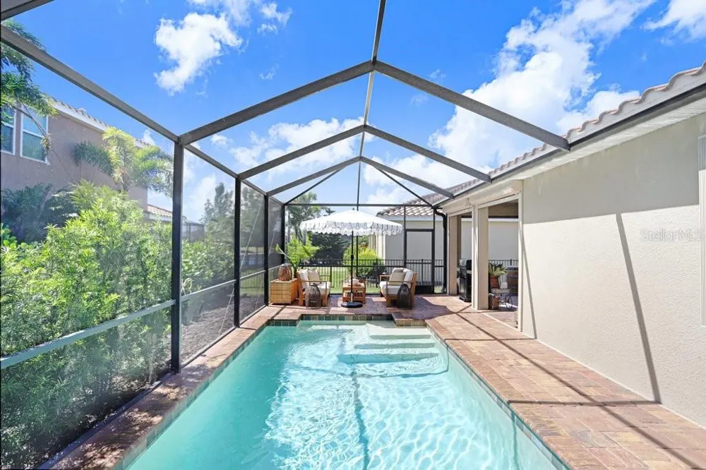 2807 ORIOLE DRIVE Sarasota, FL 34243