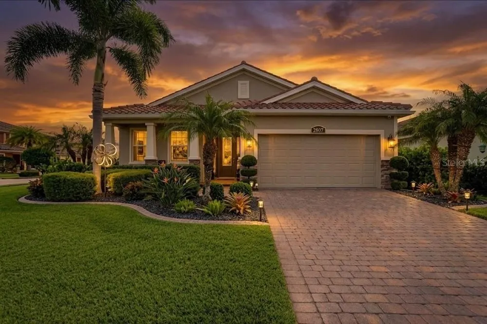 2807 ORIOLE DRIVE Sarasota, FL 34243