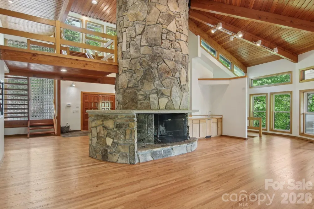 295/291 Dills Road Bryson City, NC 28713