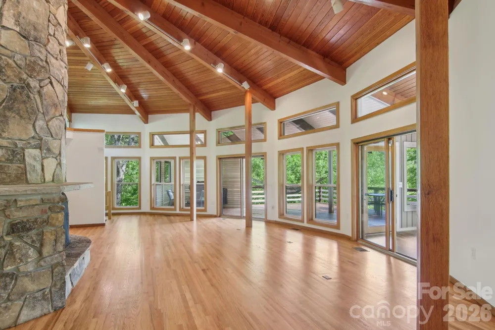 295/291 Dills Road Bryson City, NC 28713