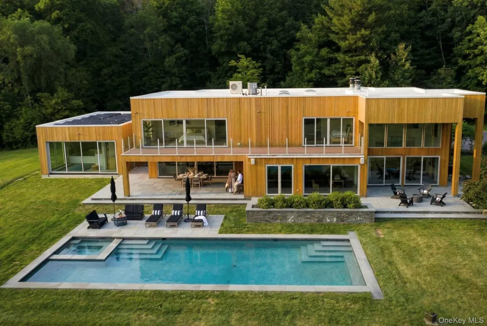 33 Ford Road Chatham, NY 12136
