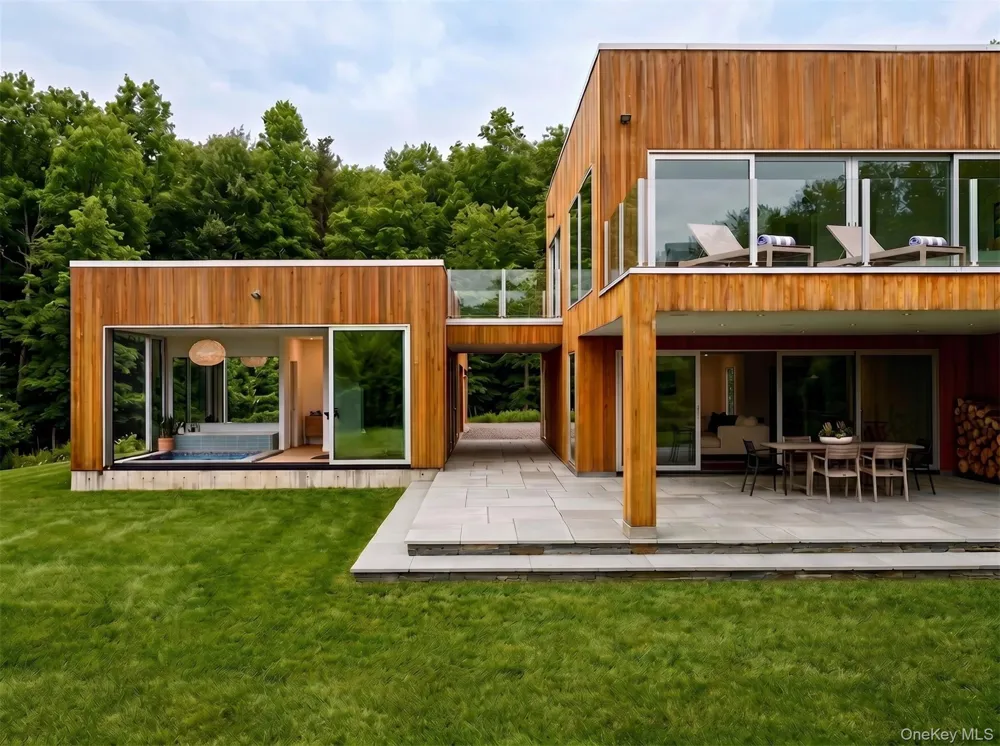 33 Ford Road Chatham, NY 12136