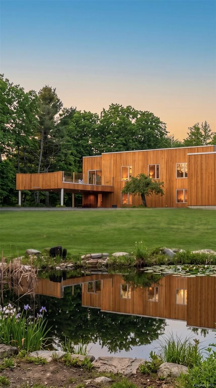 33 Ford Road Chatham, NY 12136