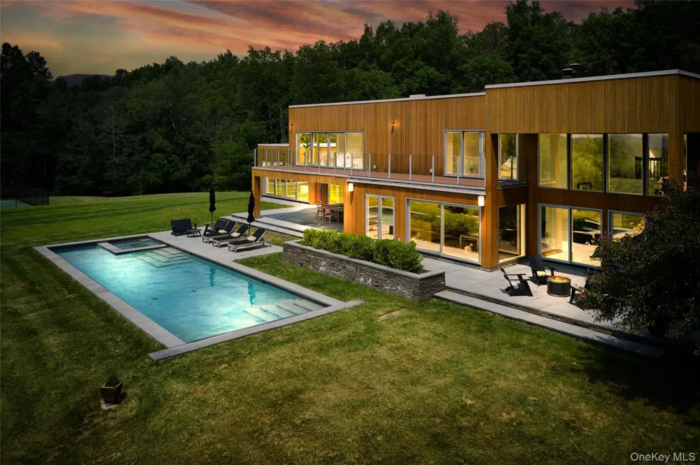 33 Ford Road Chatham, NY 12136