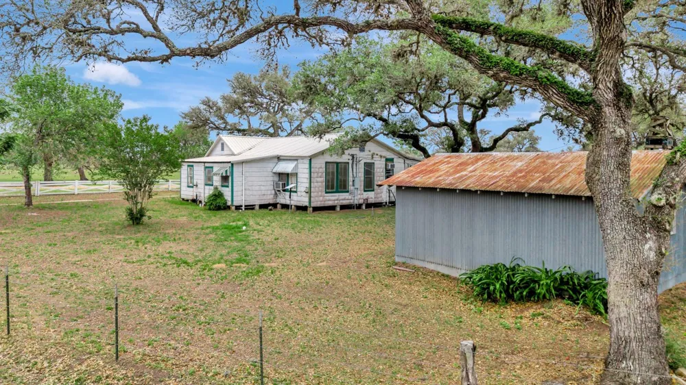 16297 State Highway 111 E Yoakum, TX 77995