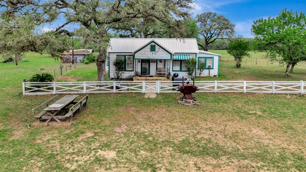 16297 State Highway 111 E Yoakum, TX 77995