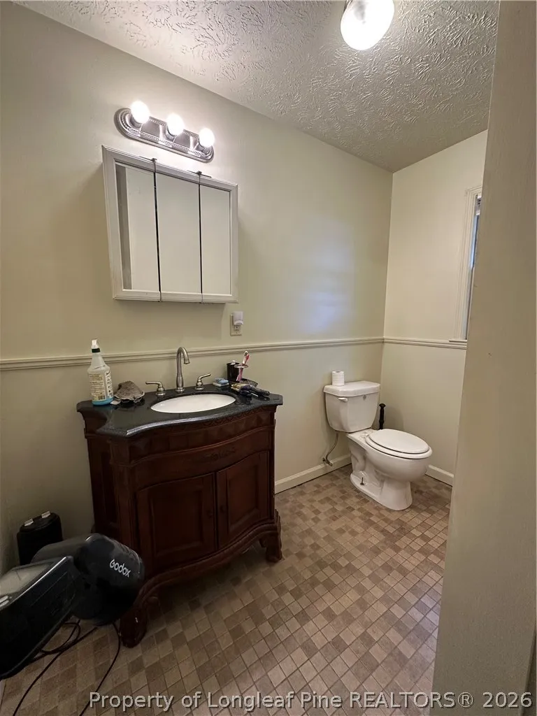 109 W Chestnut Street Maxton, NC 28364