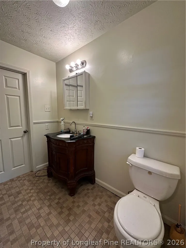 109 W Chestnut Street Maxton, NC 28364