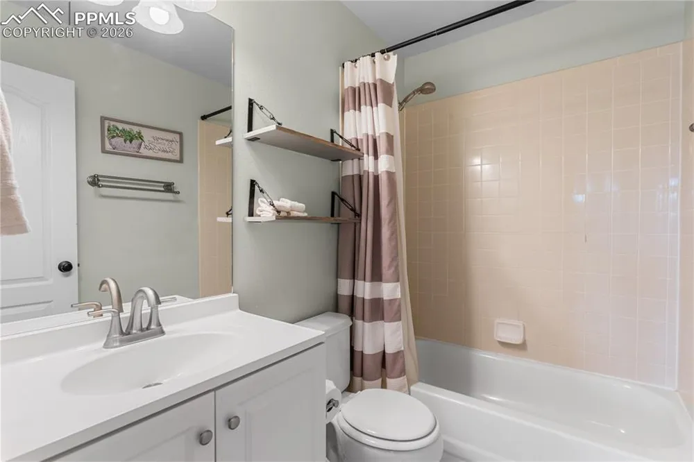 25 Sailing Way Palmer Lake, CO 80133