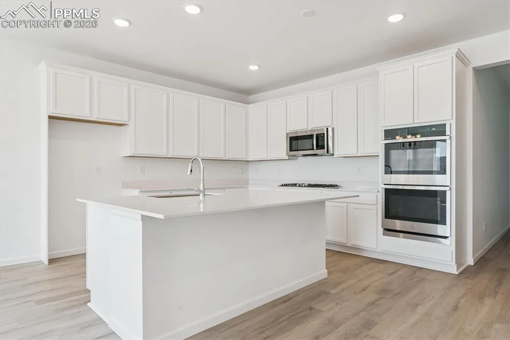 3302 Bella Notte Drive Pueblo, CO 81001