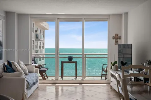 6917 Collins Ave #1609
