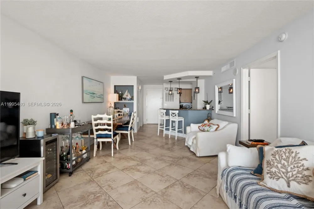 6917 Collins Ave #1609 Miami Beach, FL 33141