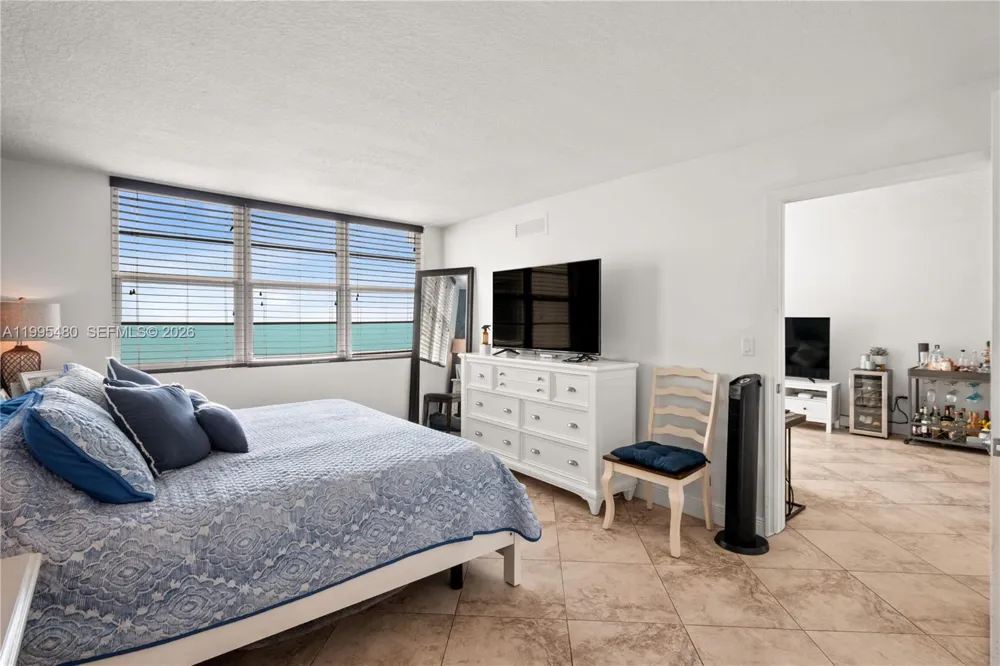 6917 Collins Ave #1609 Miami Beach, FL 33141