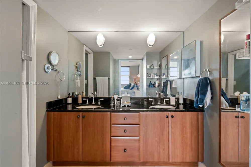 6917 Collins Ave #1609 Miami Beach, FL 33141